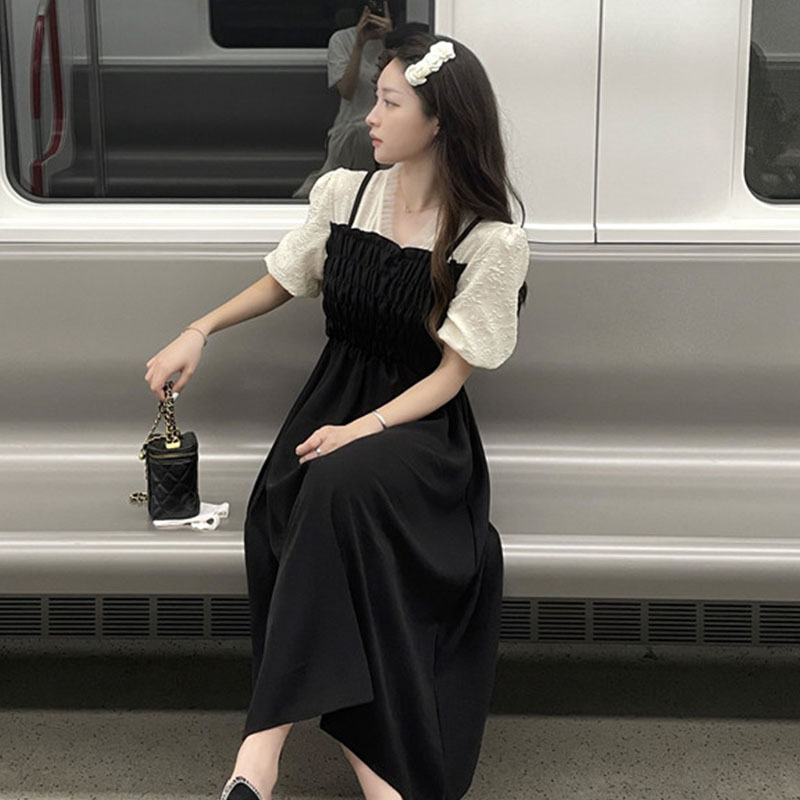 假兩件連衣裙女夏季2024新款法式復古V領收腰顯瘦中長款短袖裙子