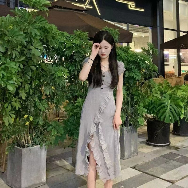 森系溫柔初戀連衣裙2024夏季新款短袖木耳邊設計感別致驚艷開叉裙