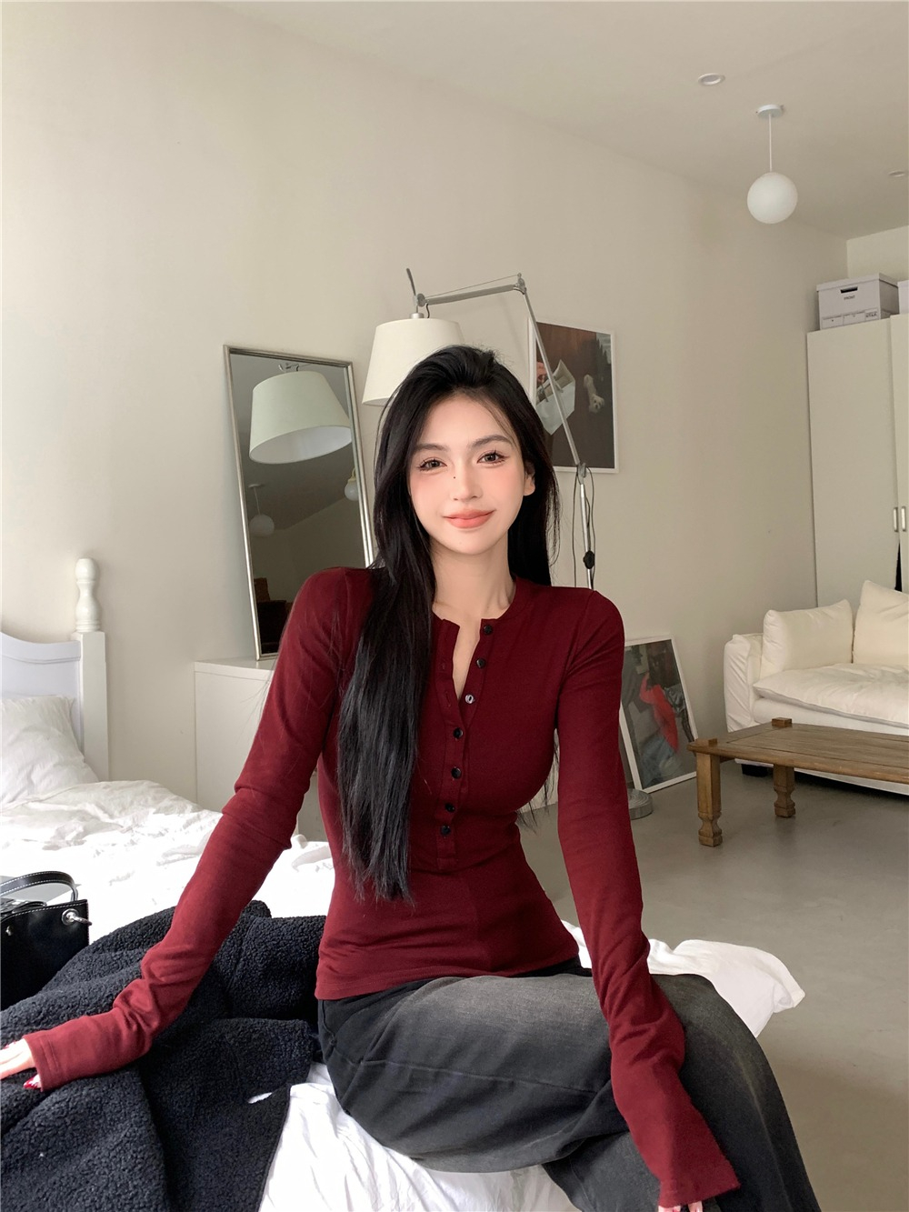 小眾設計感黑色T恤女裝秋冬疊穿內搭打底衫緊身修身顯瘦短款上衣