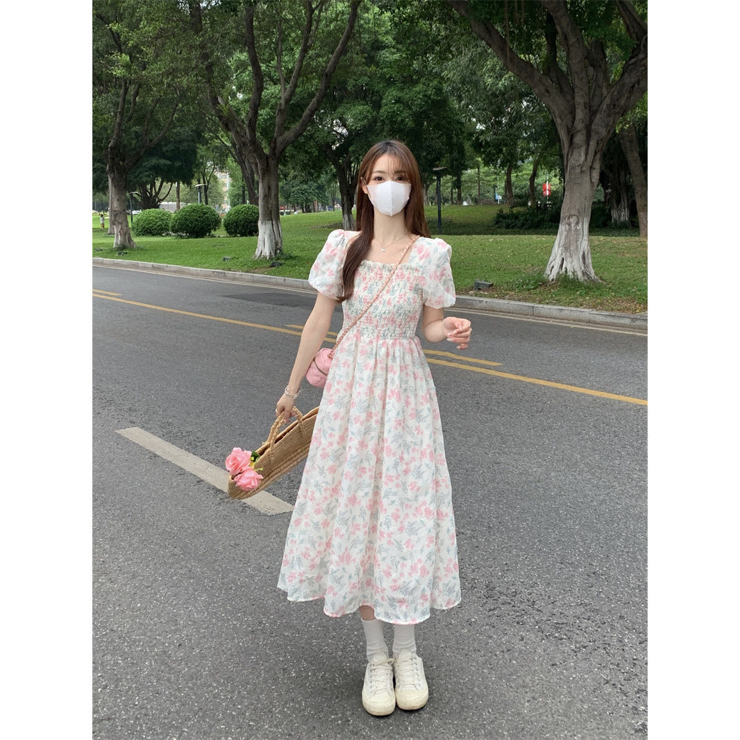 碎花方領連衣裙女夏季2024新款甜美收腰顯瘦中長款超仙法式系裙子