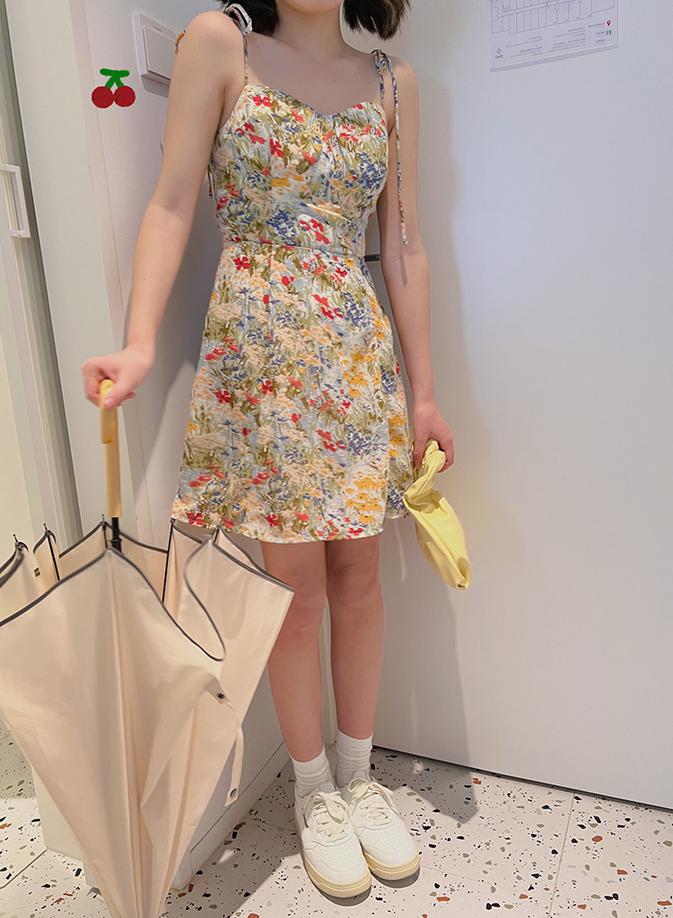 小鄒菊碎花包臀連衣裙女夏季性感低胸綁帶吊帶A字裙短裙子沙灘裙