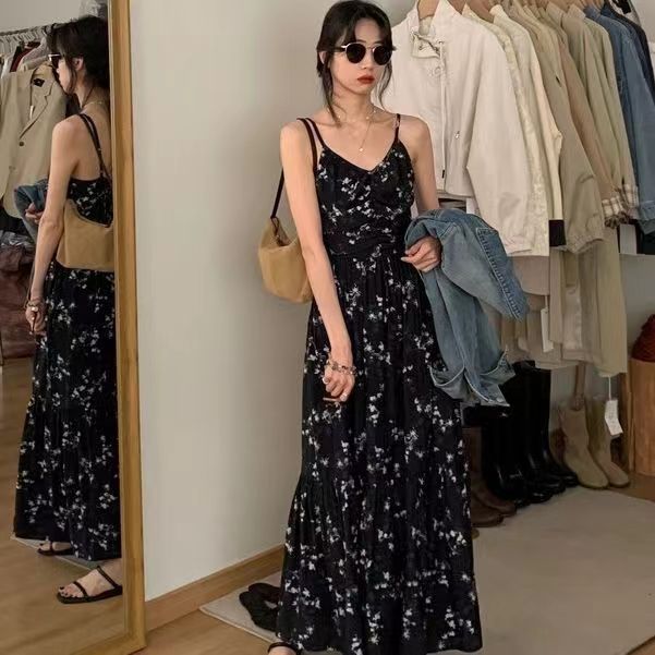 碎花抹胸吊帶連衣裙女2024春夏新款法式V領收腰顯瘦長裙