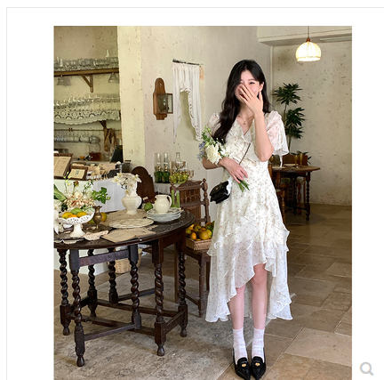 VASSE法式V領碎花連衣裙子女夏季溫柔茶歇裙設計感不規則甜美長裙