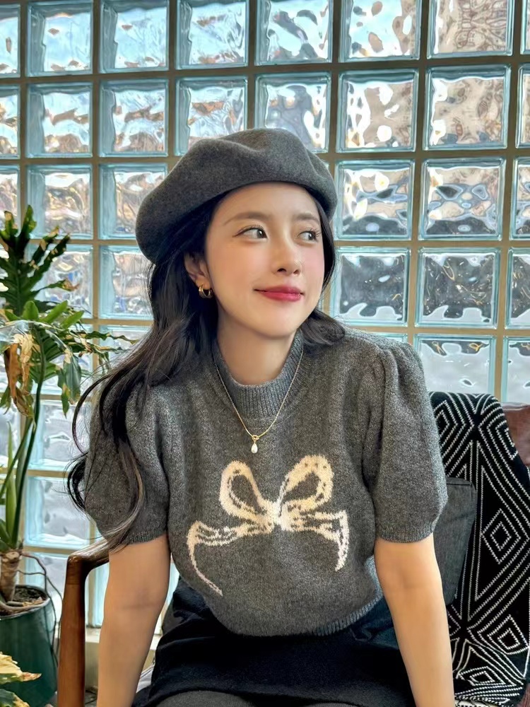 法式灰色蝴蝶結針織t恤女早春季2024新款高級感修身短款短袖上衣