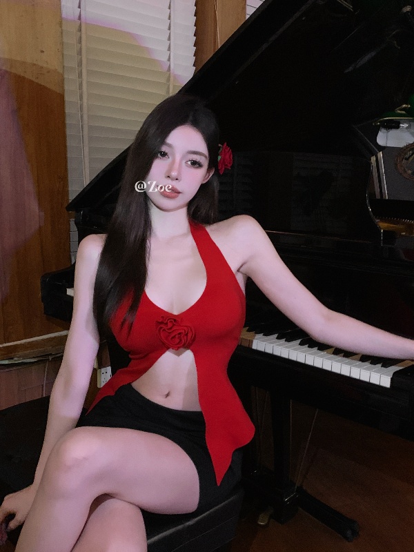 實拍 紅色立體花朵掛脖露背上衣辣妹低胸吊帶背心