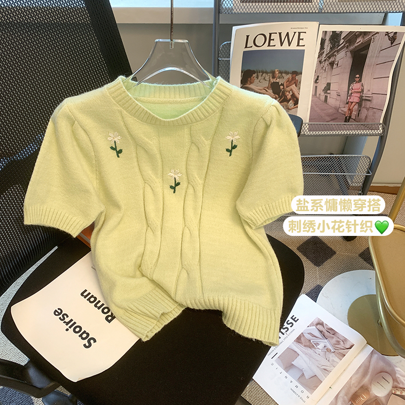實拍2024新款泡泡袖針織衫女夏季刺繡花朵修身顯瘦麻花短袖上衣