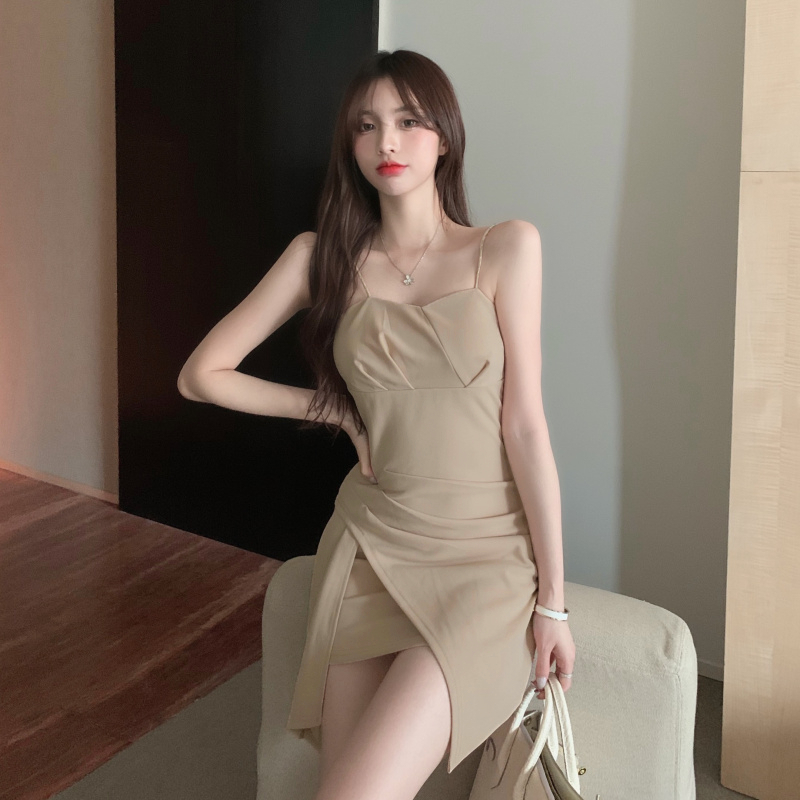 性感吊帶連衣裙女裝2024夏季新款超仙森系甜美修身顯瘦開叉包臀裙