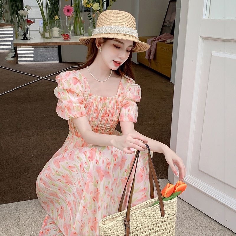 法式法式碎花連衣裙女夏溫柔風英倫風顯瘦感泡泡袖收腰個性絕美長