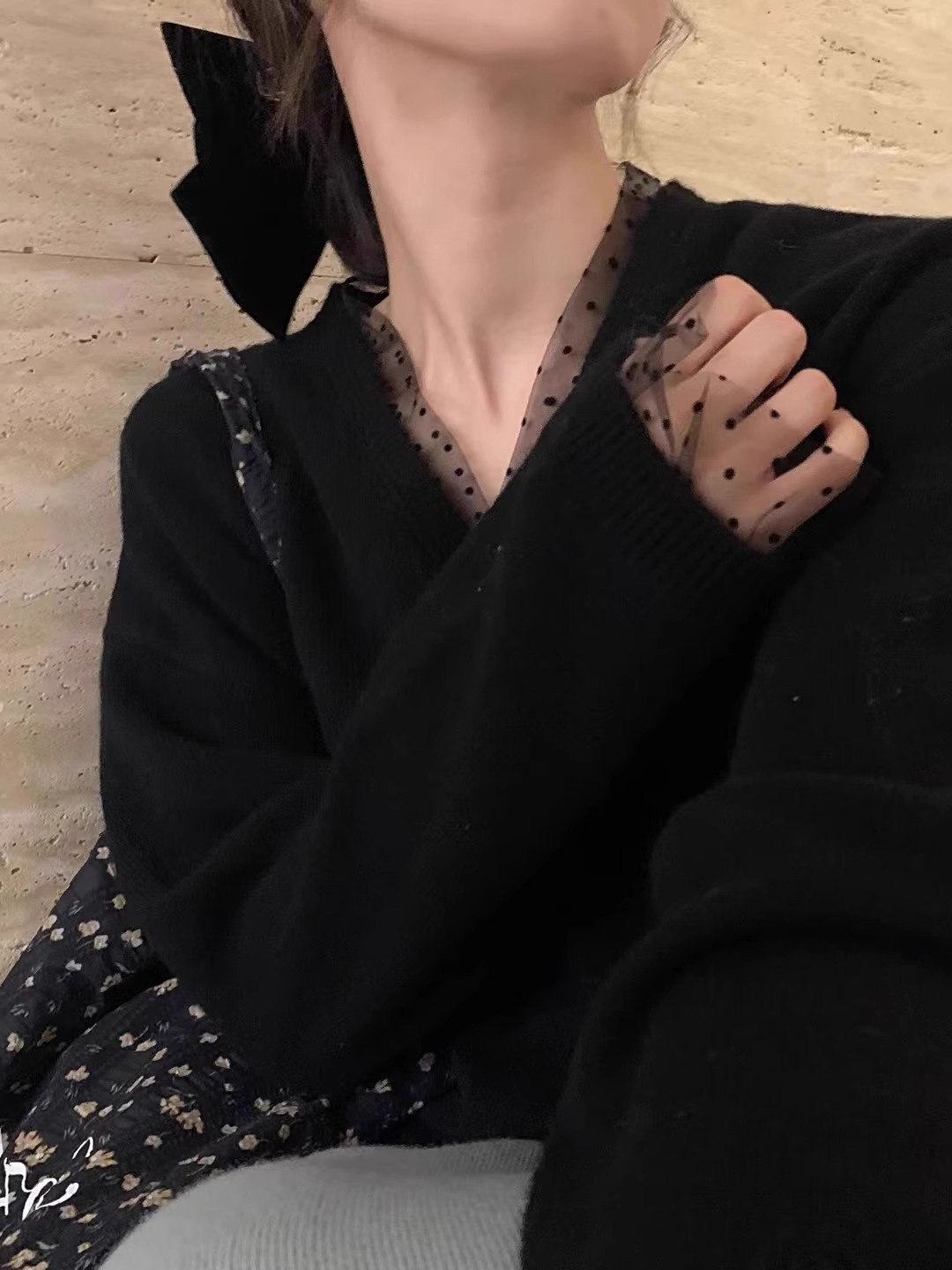 法式高級感波點網紗拼接V領羊絨毛衣女秋冬寬鬆慵懶打底針織衫女