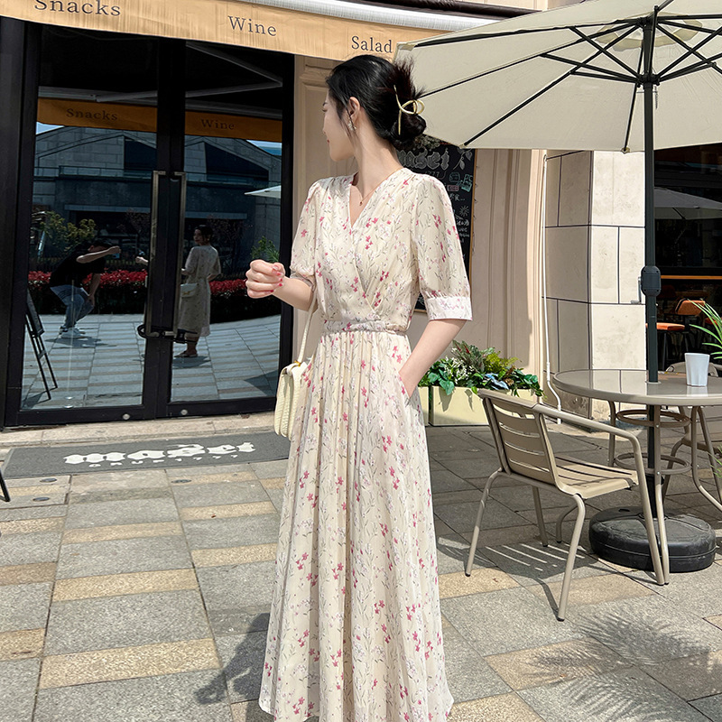 中長款夏季復古印花米白V領短袖收腰法式收腰夏天法式雪紡裙子