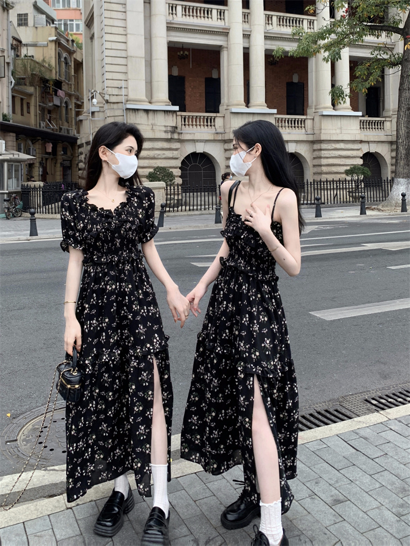 雪紡碎花連衣裙女裝夏季2024新款閨蜜設計感收腰顯瘦開叉方領裙子