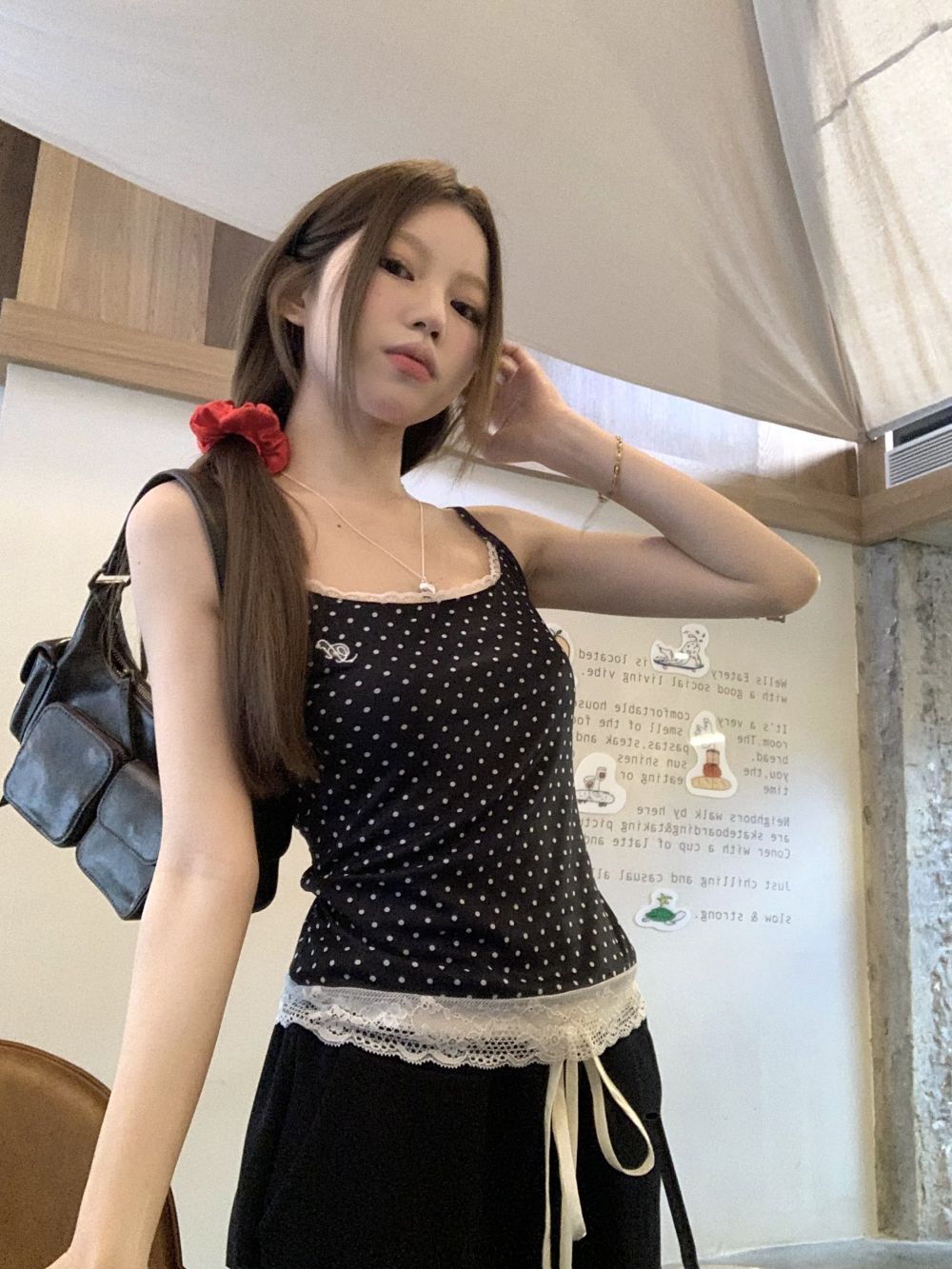實拍三標齊波點假兩件蕾絲吊帶內搭背心+白色套頭罩衫套裝