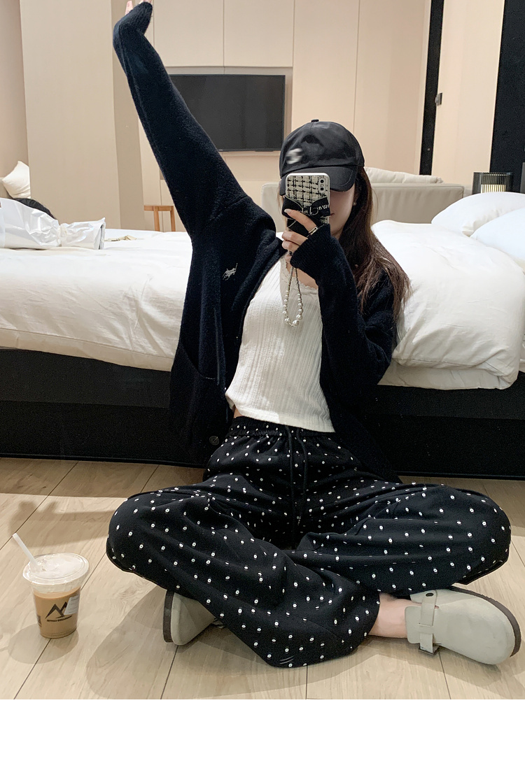 曾小咸 肉腿隱藏 黑色印花直筒闊腳褲女春季高腰顯瘦小個子休閒褲