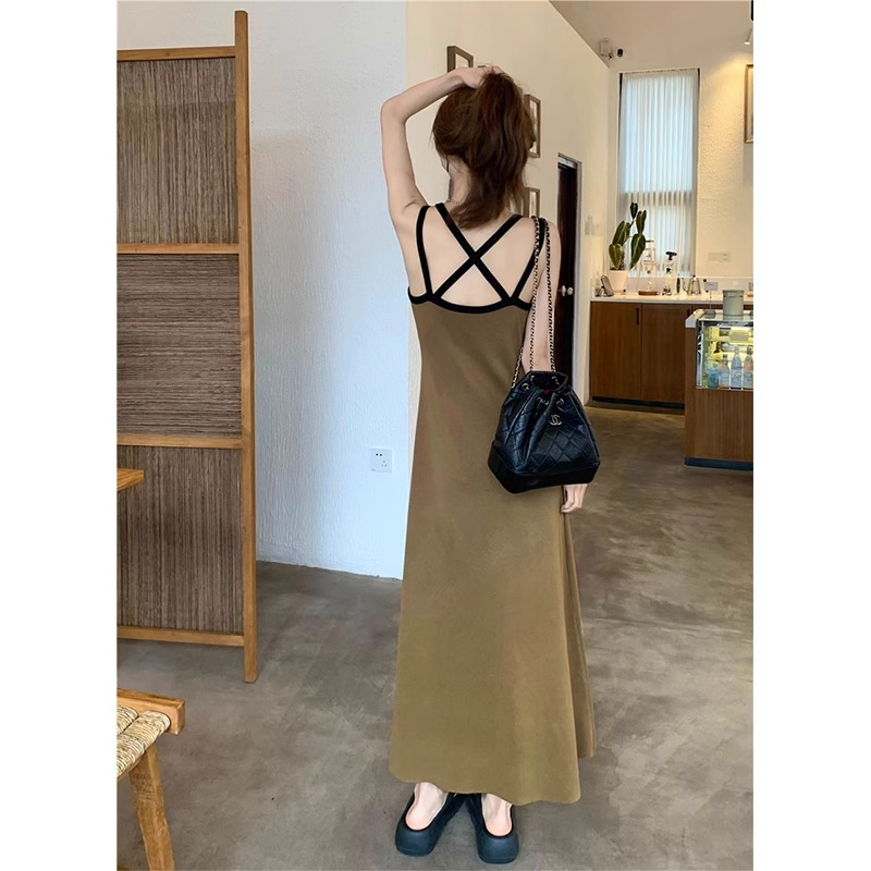撞色露背針織吊帶連衣裙女春季韓版2024新款收腰顯瘦中長款A字裙