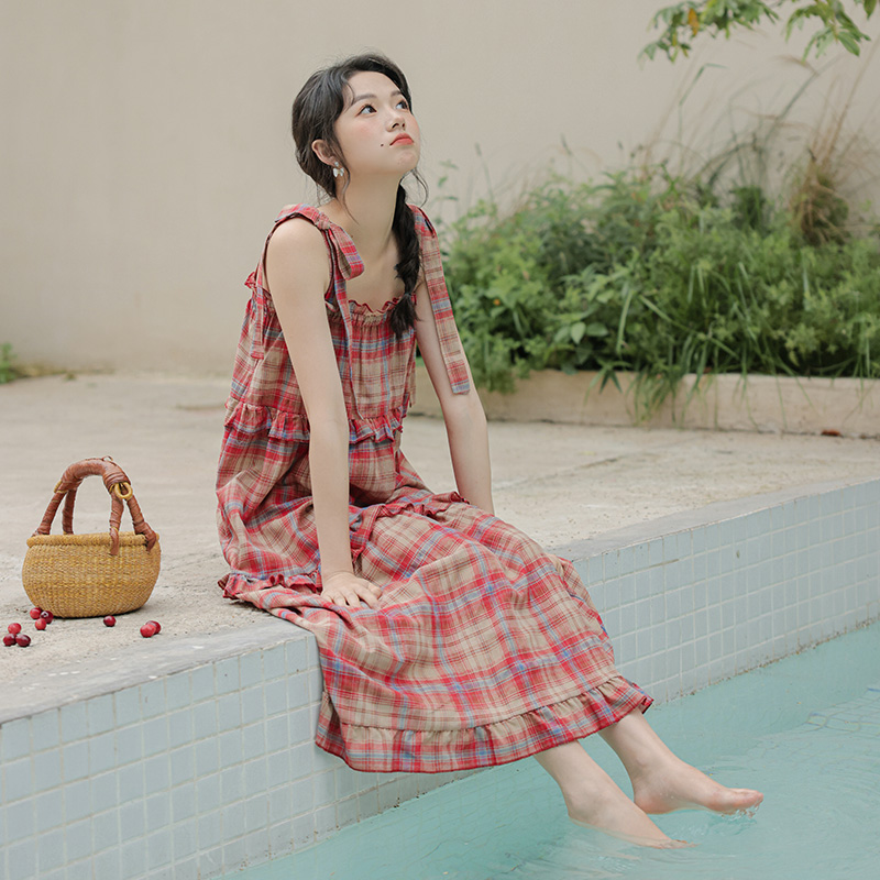 實拍2024夏季新款紅色格子麻棉吊帶連衣裙子沙灘度假裙仙女初戀裙