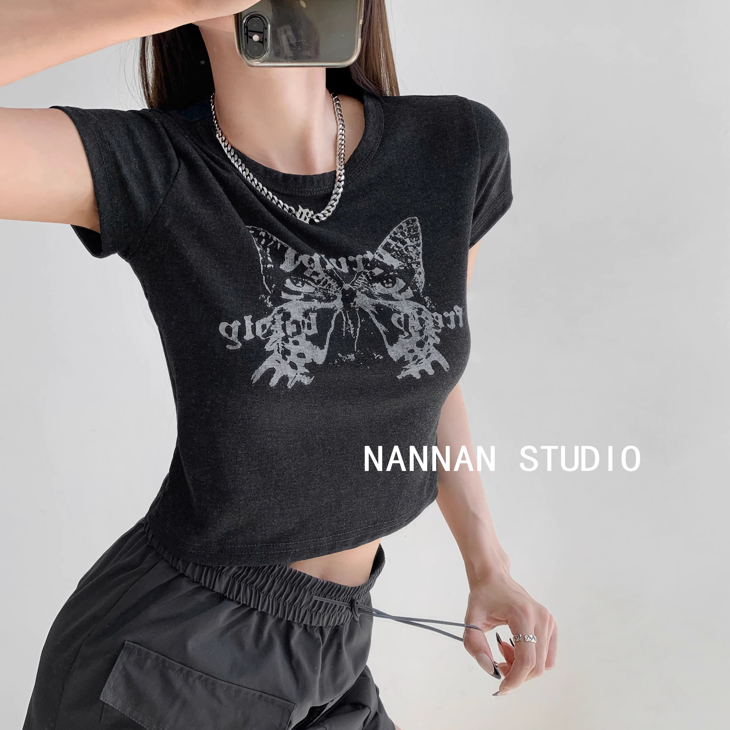 美式辣妹印花短袖t恤女夏季復古設計感小眾修身短款露臍正肩T