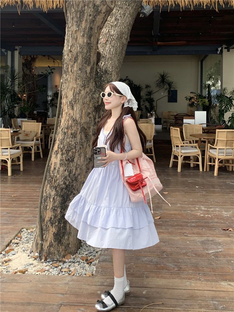 Real shot of Korean girl's lace splicing suspender + suspender dress + knitted cardigan three-piece set