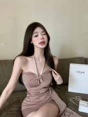 Real shot of socialite's sexy halterneck sparkling diamond suspender skirt with waist and irregular satin tube top dress
