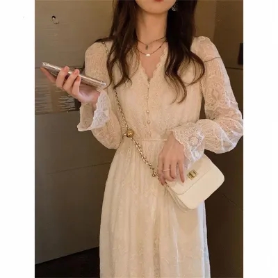 春季新款高端氣質女神范衣服法式赫本風長裙白色蕾絲長袖連衣裙子