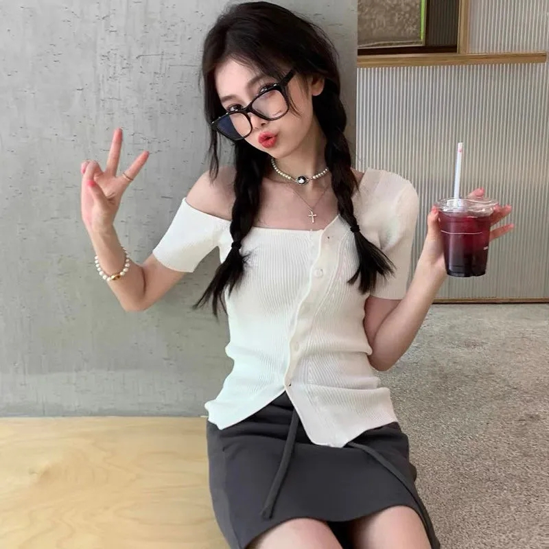 女裝夏裝上衣設計感小眾ins甜辣新款修身露肩不規則短袖針織衫女