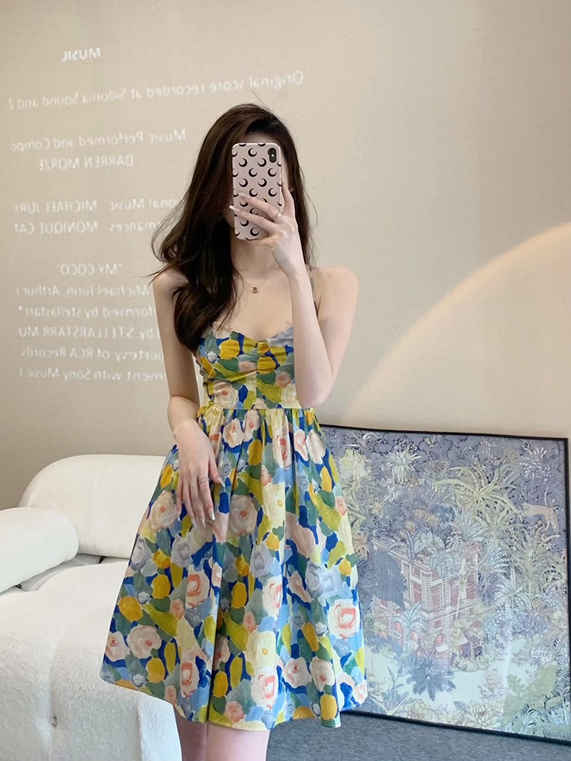 吊帶連衣裙女夏季泰式碎花小個子設計感小眾法式收腰顯瘦氣質裙子