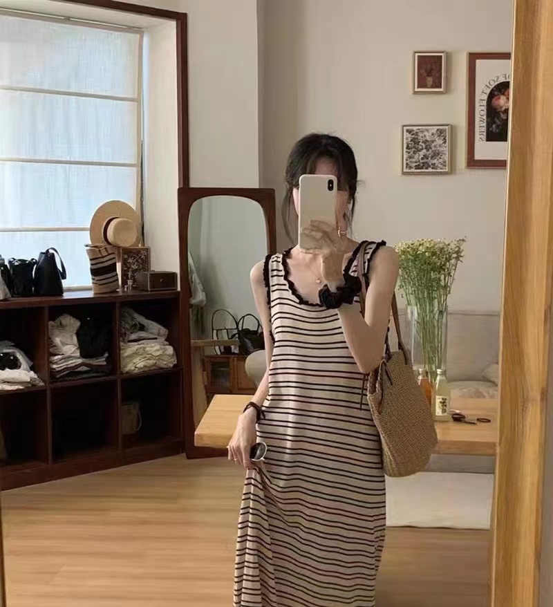 法式無袖木耳邊背心連衣裙子女夏季2024新款寬鬆顯瘦氣質吊帶長裙