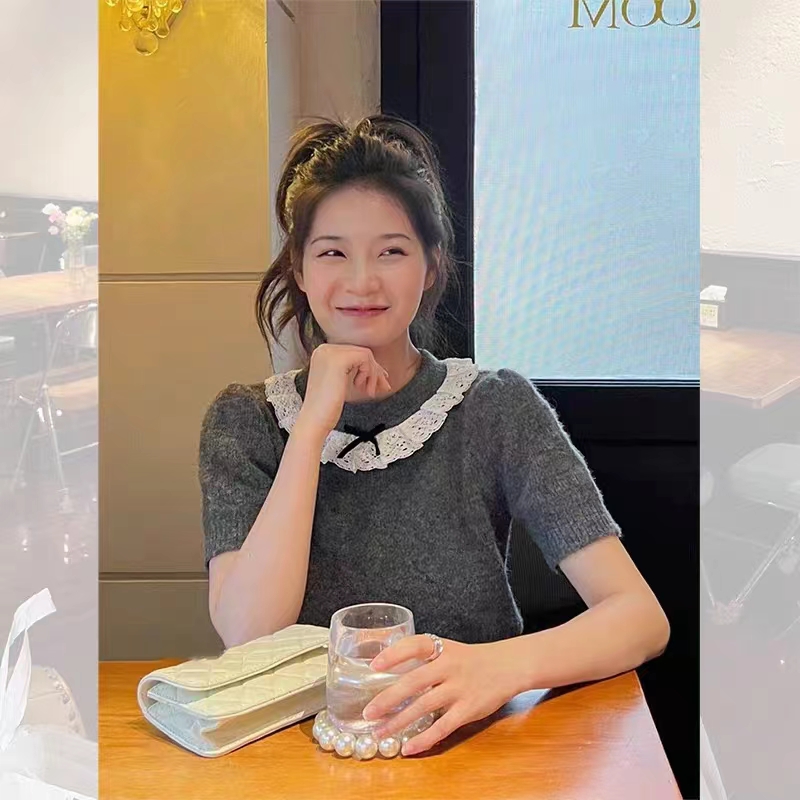 韓系娃娃領灰色針織衫短袖女春季新款蕾絲拼接洋氣獨特别致短上衣