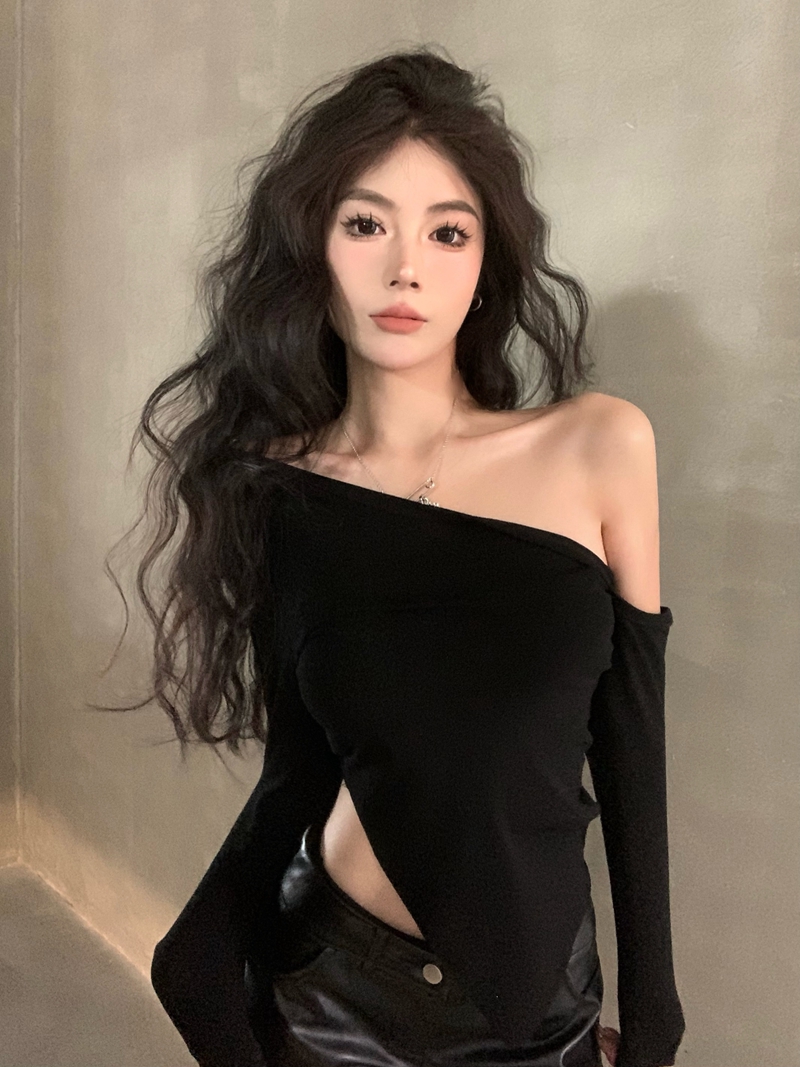 實拍春季純欲風不規則黑色露肩長袖T恤修身顯瘦辣妹斜肩上衣