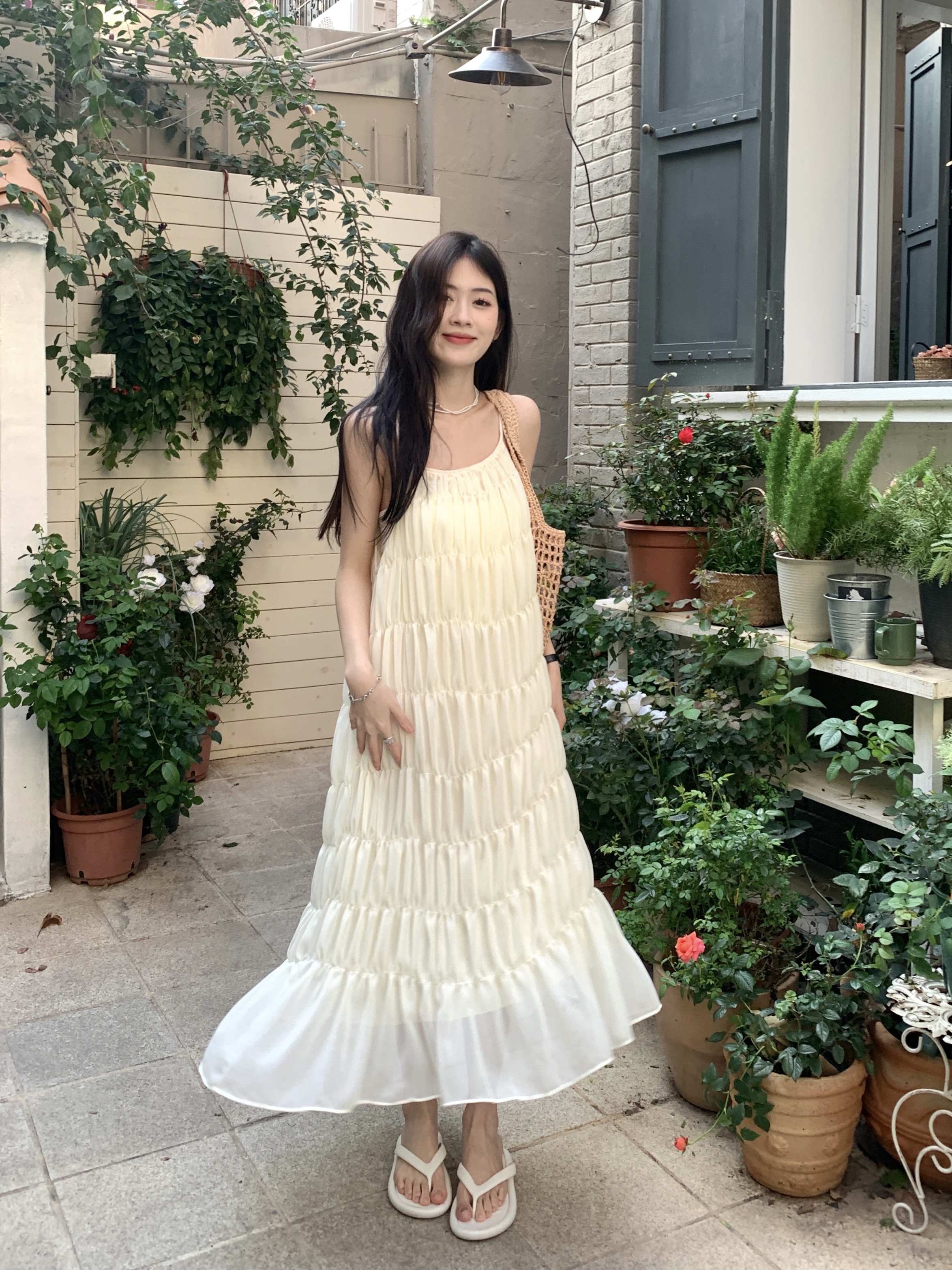 實拍 夏季新款極簡減齡褶皺連衣裙背心法式長款掛脖吊帶裙子
