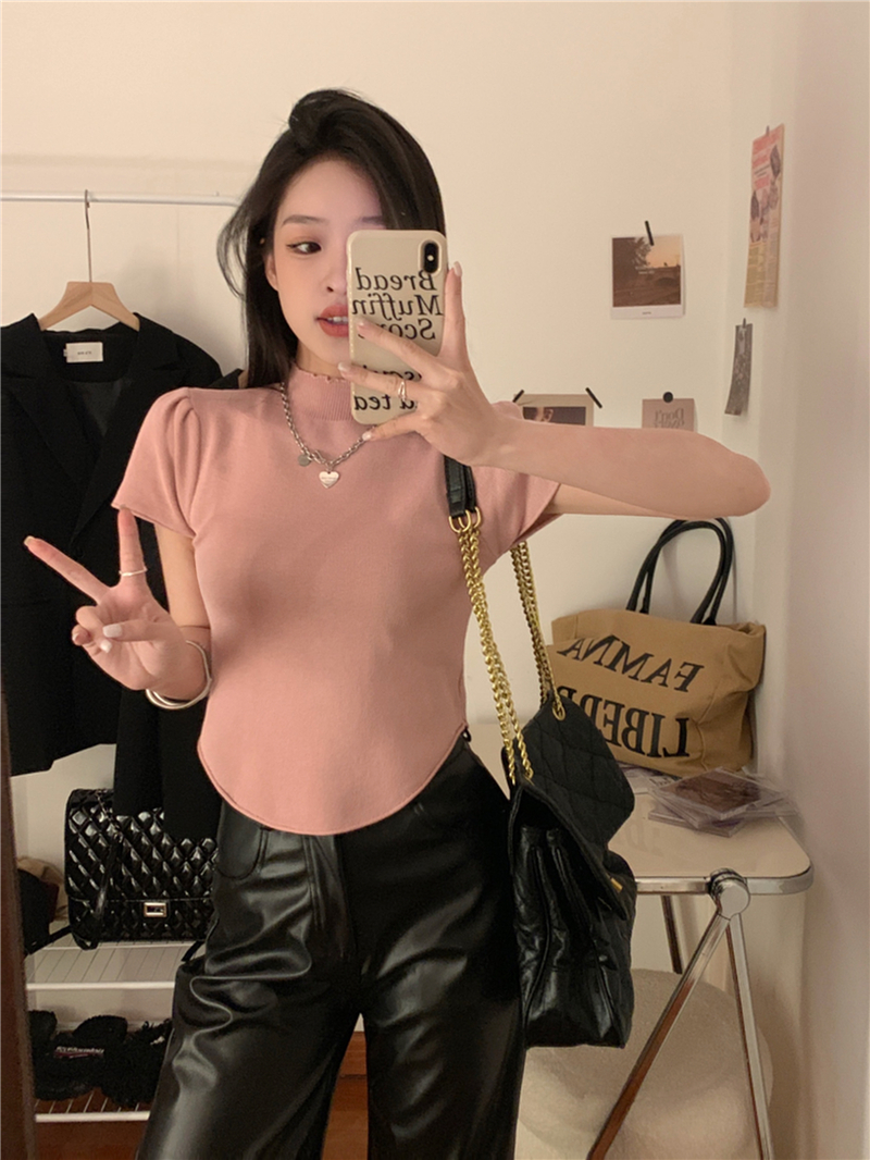 Actual shot of half-turtleneck bottoming shirt, puff-sleeved sweater, women's short-sleeved sweater, short-sleeved top