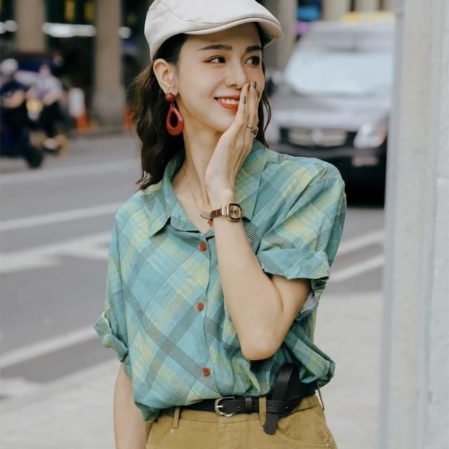 港風復古時尚短袖格子襯衫女夏季新款設計感小眾寬鬆百搭洋氣上衣