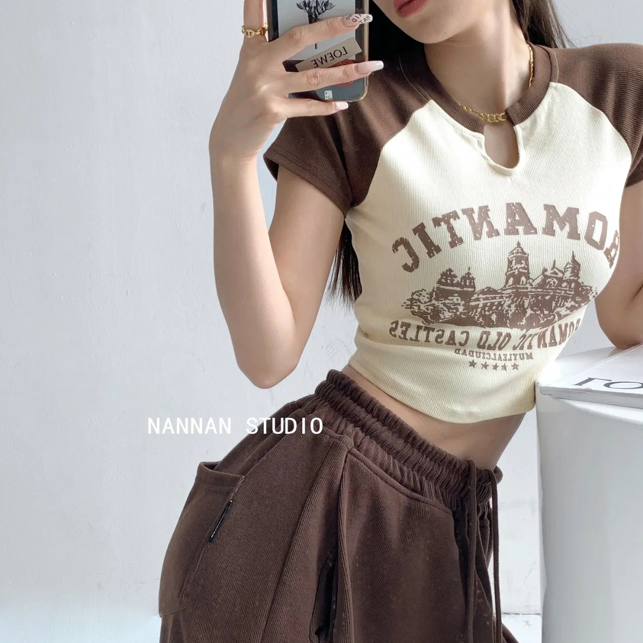 已出貨 羅紋 復古城堡印花撞色短袖女新款顯瘦露臍辣妹上衣