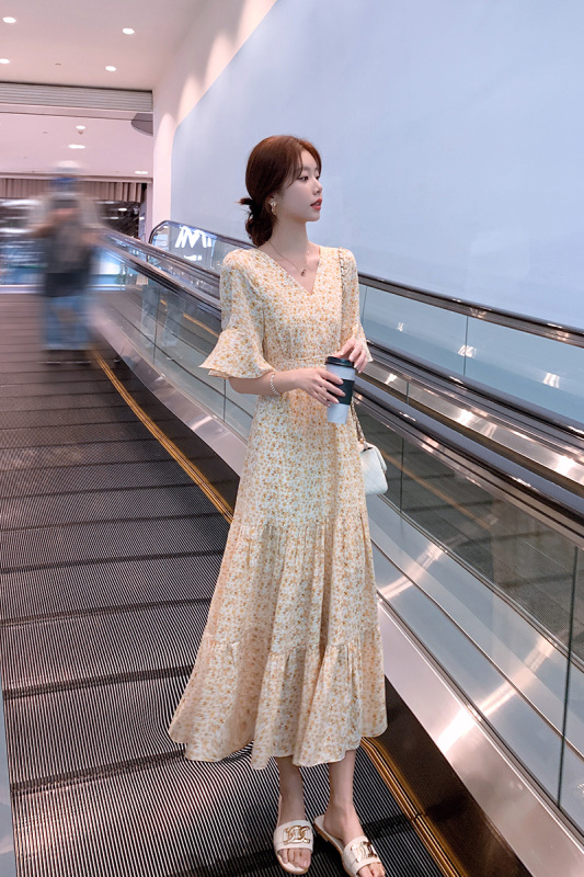 碎花連衣裙 2024年夏季新款復古v領收腰雪紡長裙過膝初戀裙子女裝