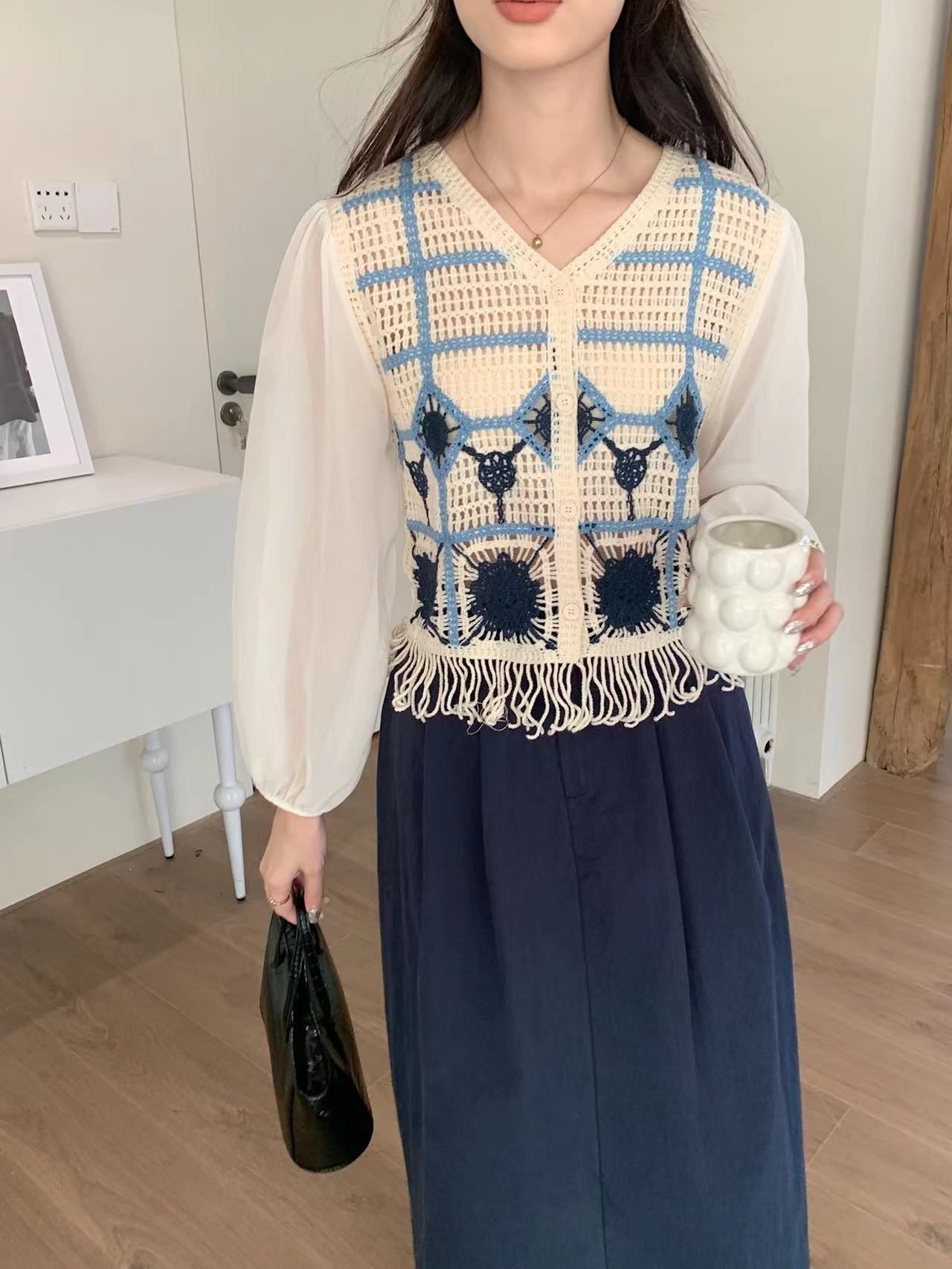 針織襯衣春秋2024新款V領粗線勾花鏤空泡泡袖甜美設計上衣女