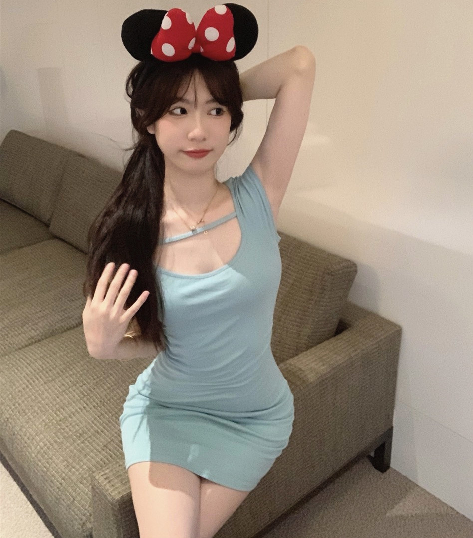 美式辣妹性感方領短袖連衣裙女夏季設計感純欲修身收腰包臀短裙子