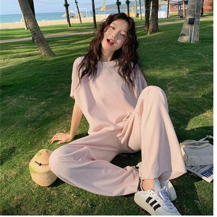 Korean high-end sports suit for women, summer short loose short-sleeved top, wide-leg trousers, age-reducing casual two-piece set