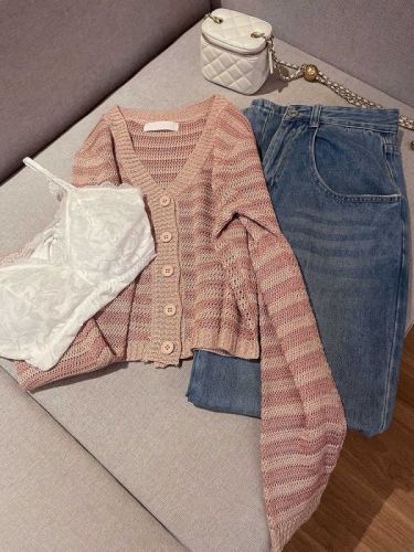 粉色镂空条纹针织开衫女2024新款春秋季小个子甜美短款单排扣外套