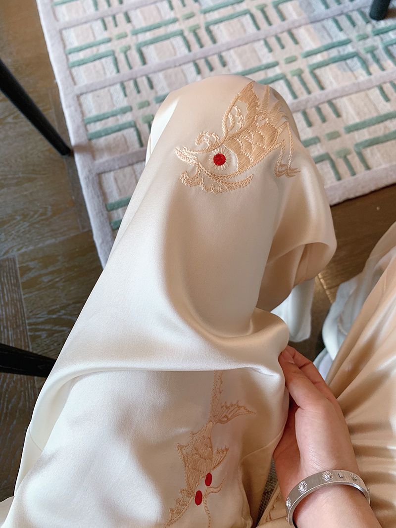 原版面料新中式國風刺繡鬆緊腰緞面休閒褲女春季新款顯瘦直筒褲