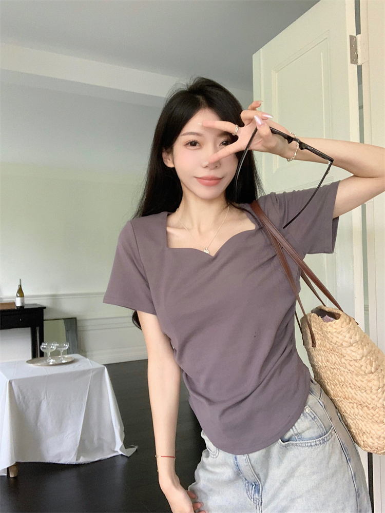 Pleated slim-fitting heart-neck short-sleeved T-shirt for women in summer, pure desire, versatile, right shoulder solid color clavicle top