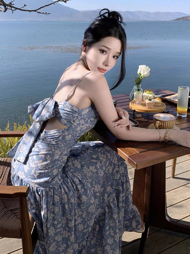 碎花海邊氛圍感長裙女2024年夏新款法式露背高腰茶歇吊帶長裙及踝