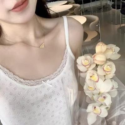 白色蕾絲吊帶背心女內搭別致短款上衣氛圍感打底衫奶系小吊帶