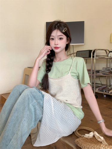 Real shot of 2024 new sweet layered matcha green short-sleeved T-shirt + apricot knitted suspenders