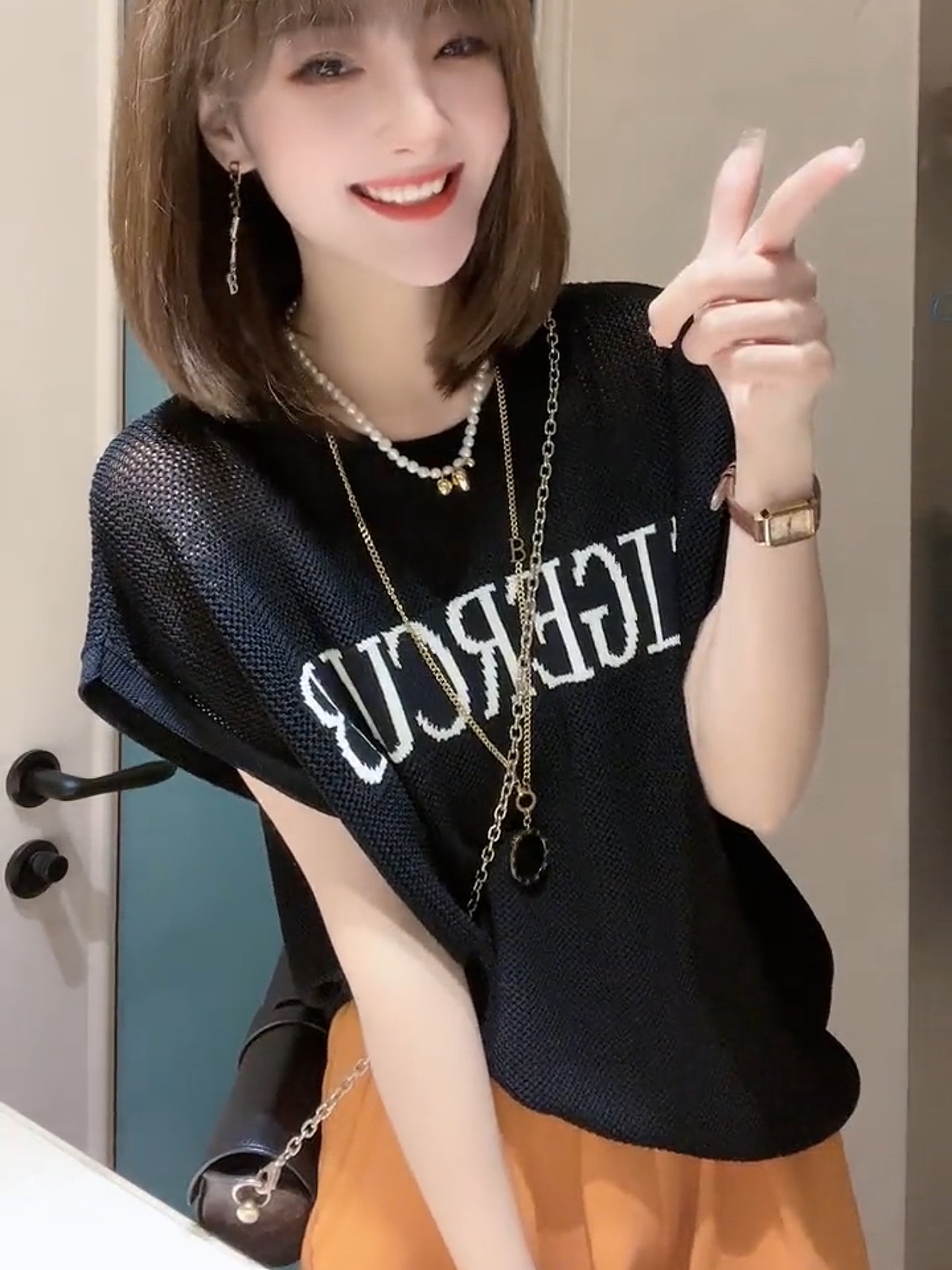 2024 new summer letter knitted sweater, loose and slim, Korean style sleeveless top, fashionable and versatile pullover sweater for women