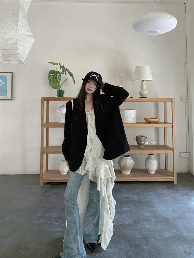 Actual shot: Casual solid color self-contained silhouette black suit jacket for women with one button and diagonal button loose jacket