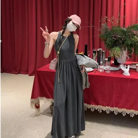 天貓品質高級感無袖連衣裙女2024新款內搭收腰吊帶針織長裙