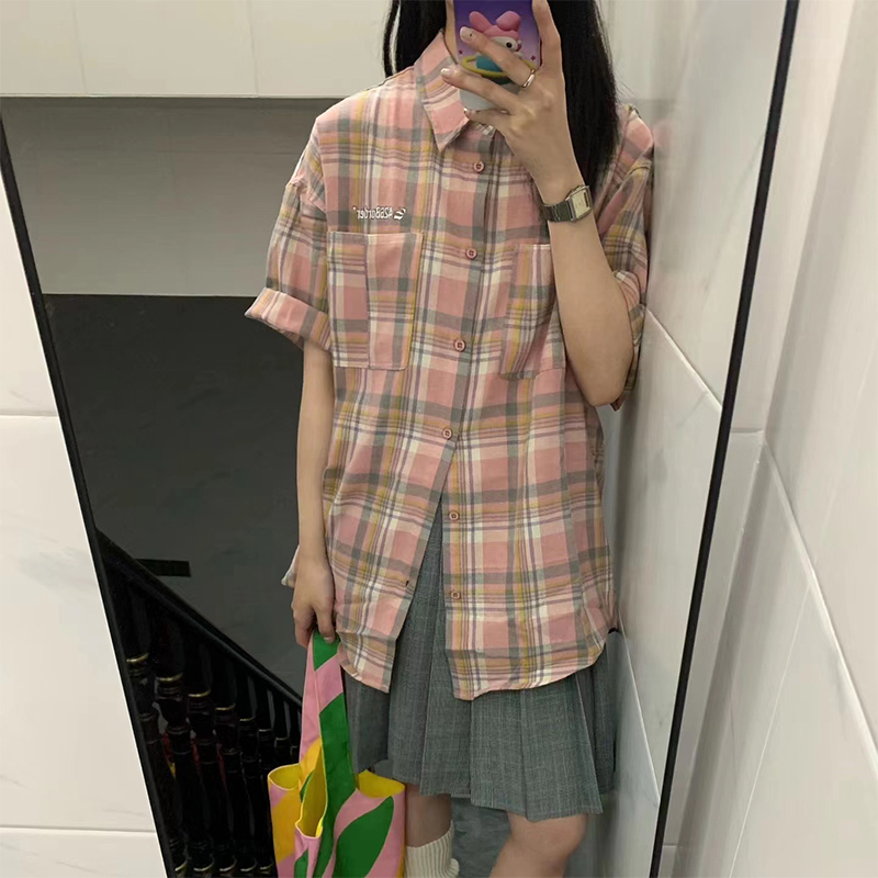 原版面料50%棉字母刺繡有修改 粉色格子襯衫女Polo領短袖