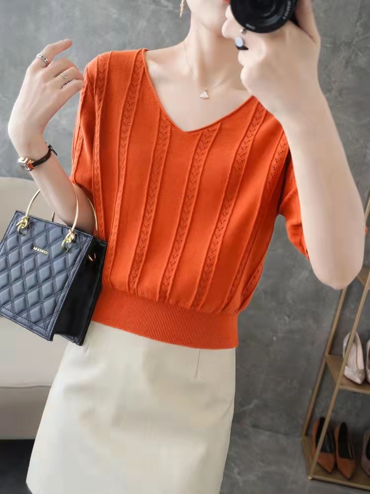 Summer thin high-waisted knitted short-sleeved T-shirt for women, loose V-neck pure cotton hollow knitted sweater, short top, sun protection shirt