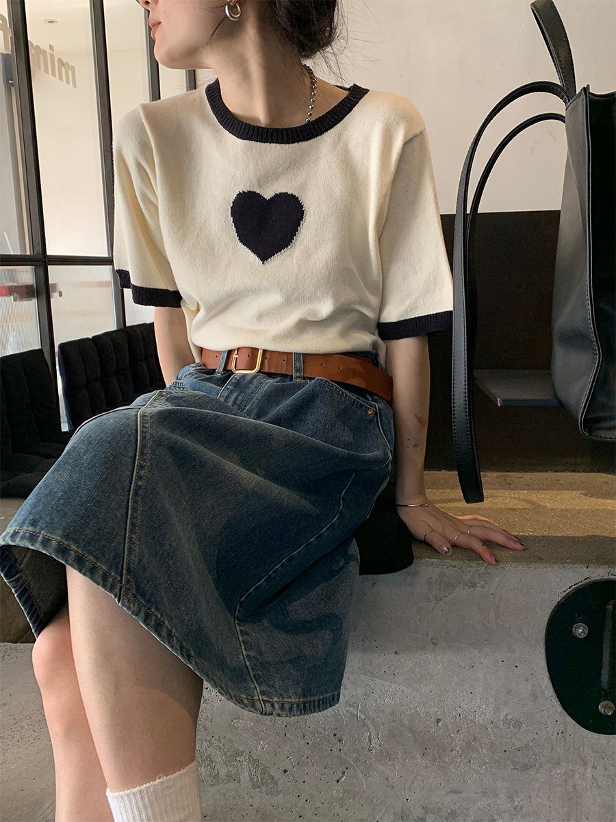 2024 New Sweet and Spicy Short Loose Design Contrast Color Love Right Shoulder T-Shirt Women's Summer Knitted Short-Sleeved Top
