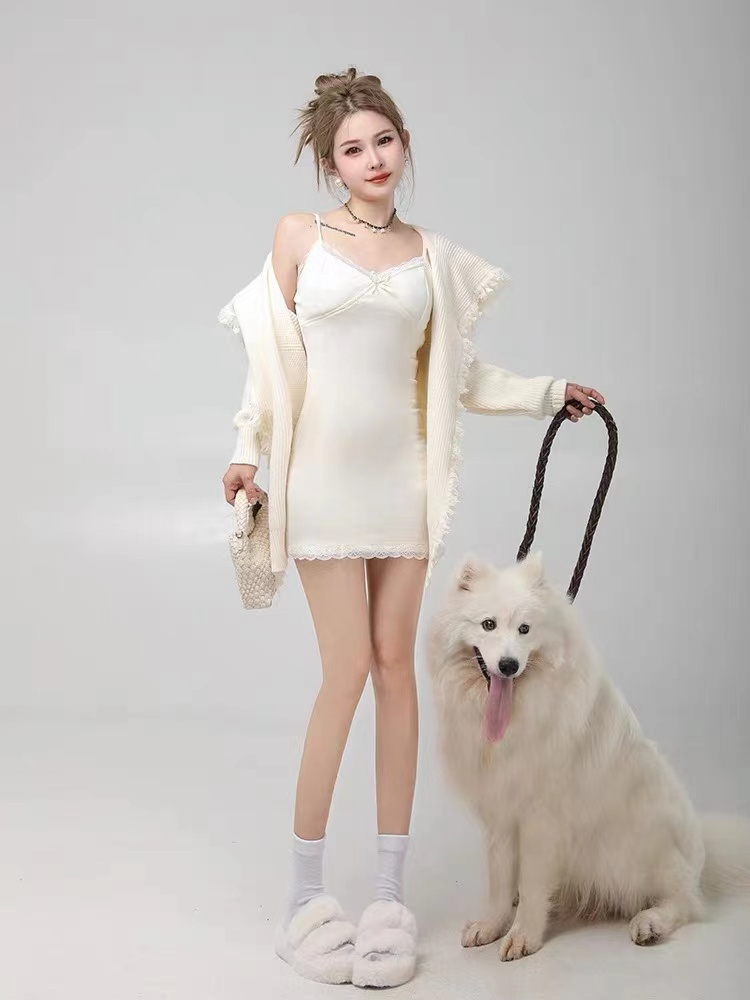 純欲性感緊身吊帶連衣裙女早秋裙子下擺蕾絲花修身收腰邊包臀短裙