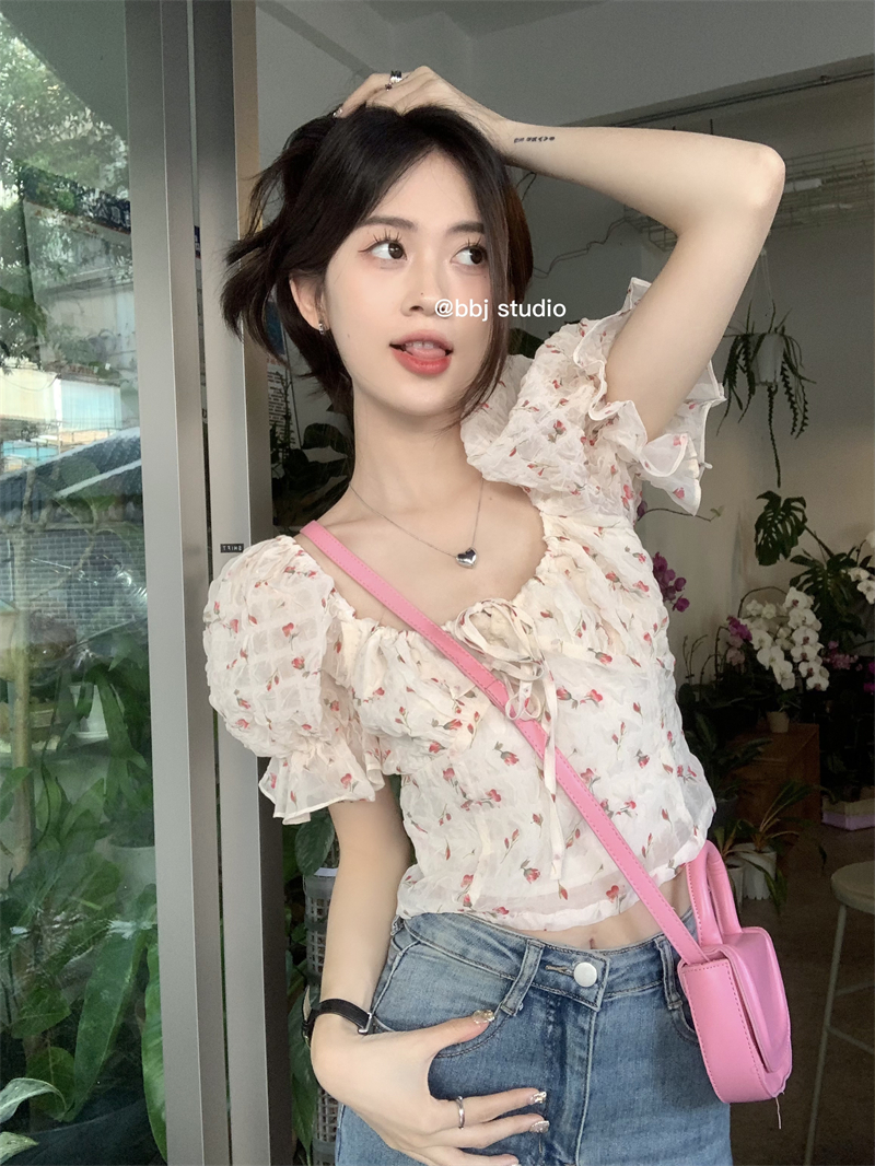 Actual shot of one-shoulder French square collar bow floral short shirt with waisted puff sleeves chiffon shirt
